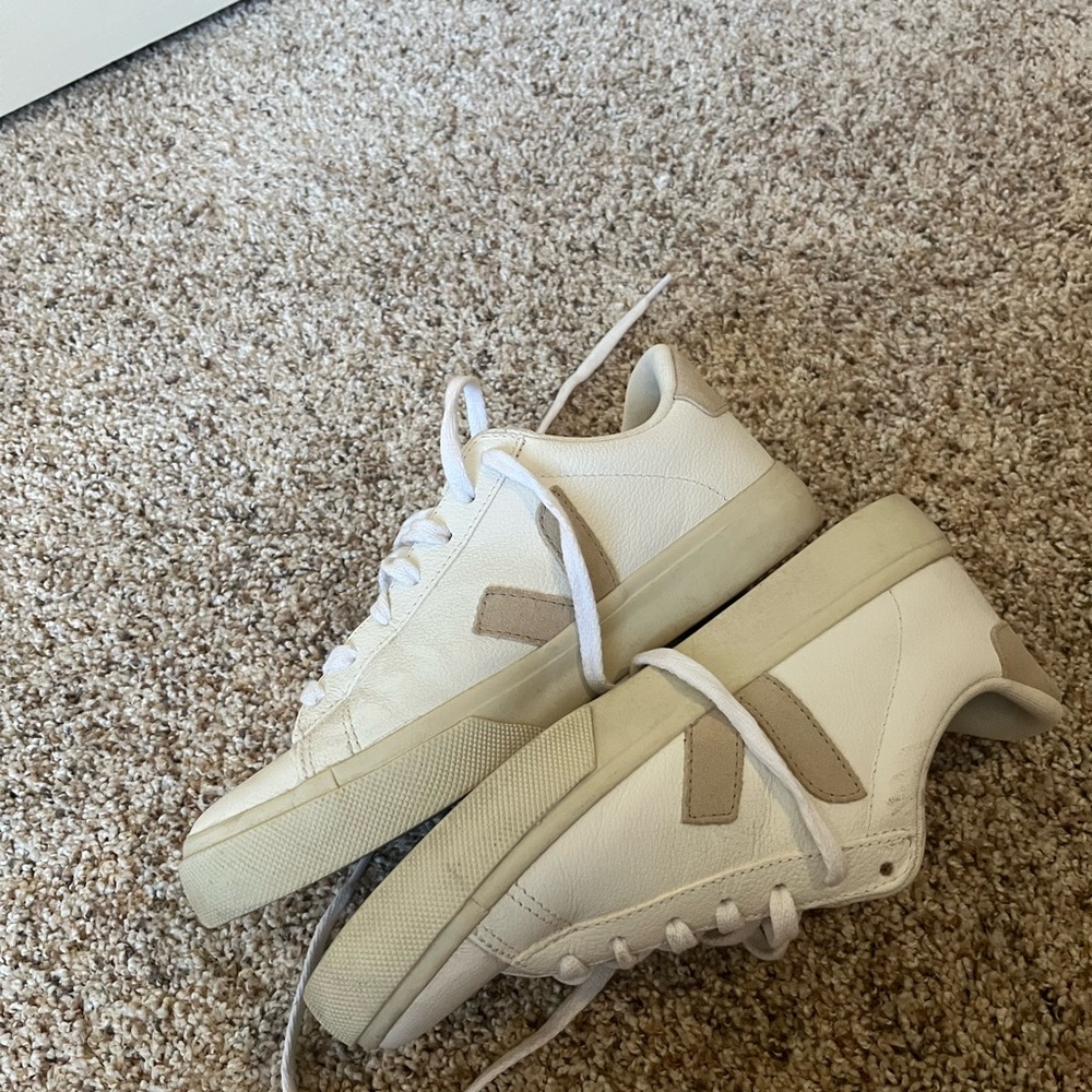 Women’s Extra White / Almond Vejas!